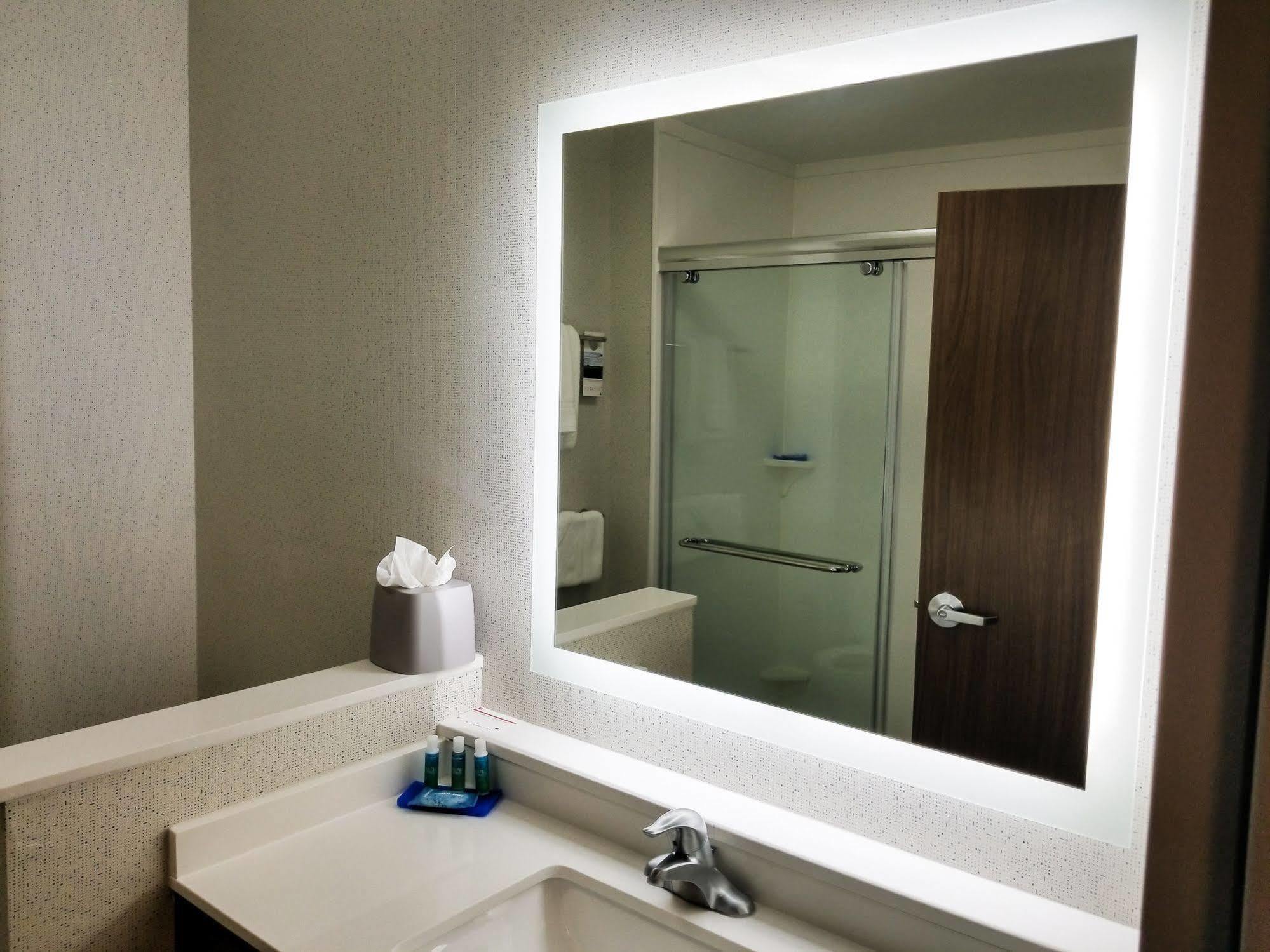 Holiday Inn Express & Suites - Charlotte Ne - University Area By Ihg Екстер'єр фото