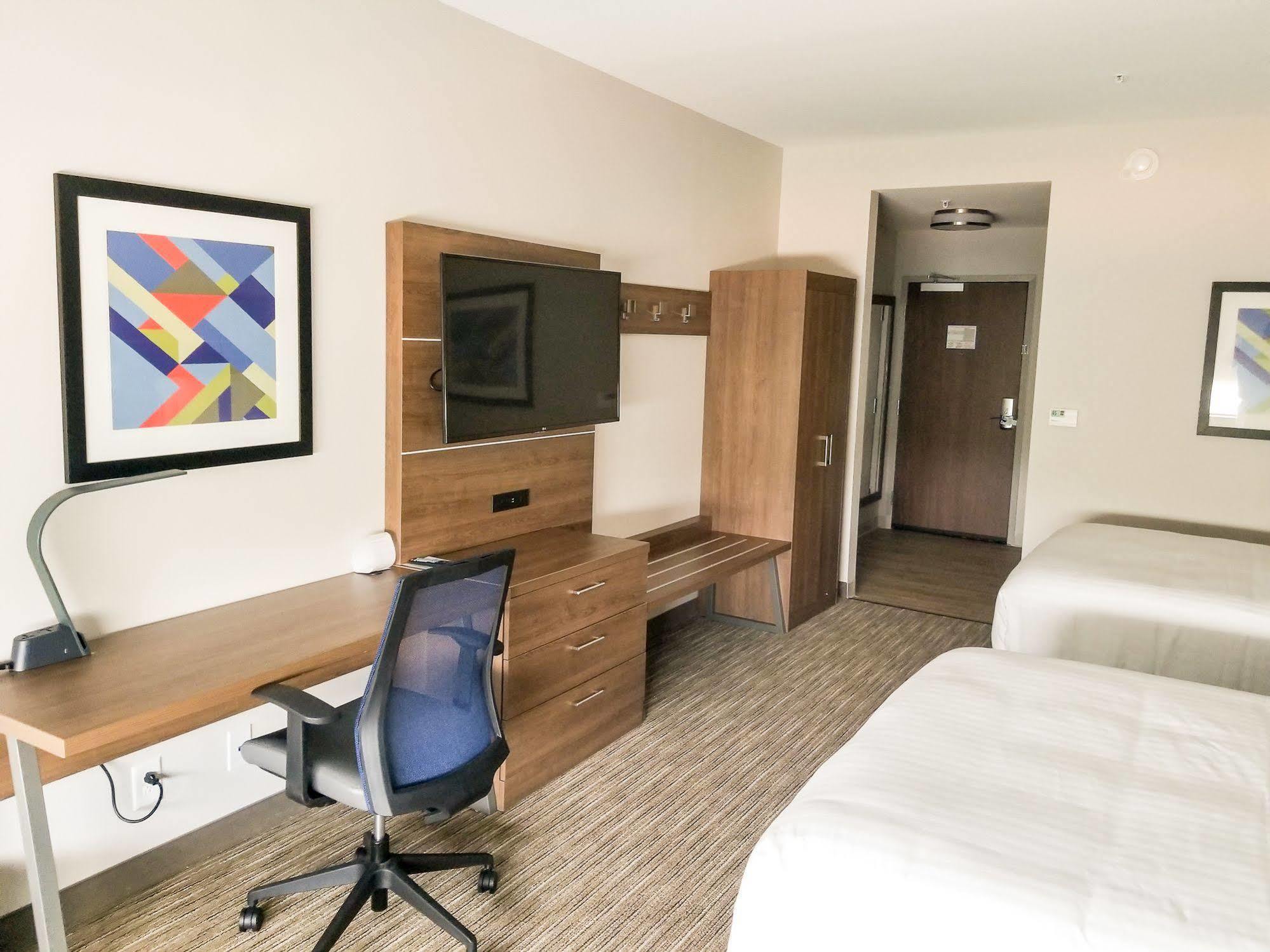 Holiday Inn Express & Suites - Charlotte Ne - University Area By Ihg Екстер'єр фото