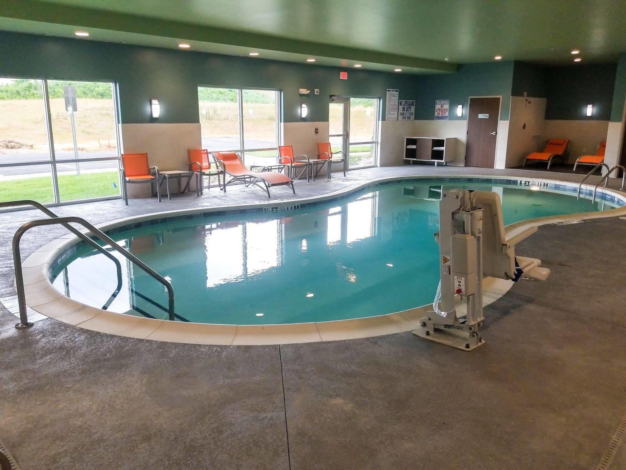 Holiday Inn Express & Suites - Charlotte Ne - University Area By Ihg Екстер'єр фото