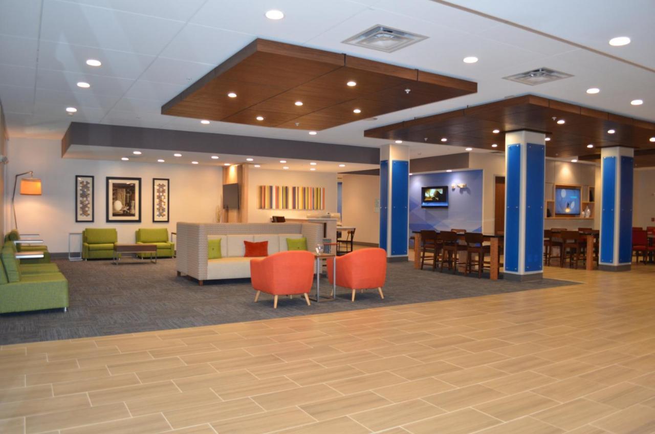 Holiday Inn Express & Suites - Charlotte Ne - University Area By Ihg Екстер'єр фото
